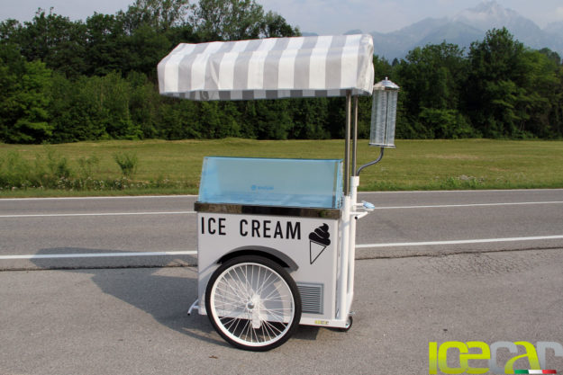 carretti del gelato Palazzo Castri