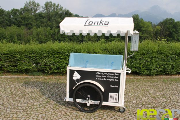 carrettino gelati foto Pasticceria Tonka